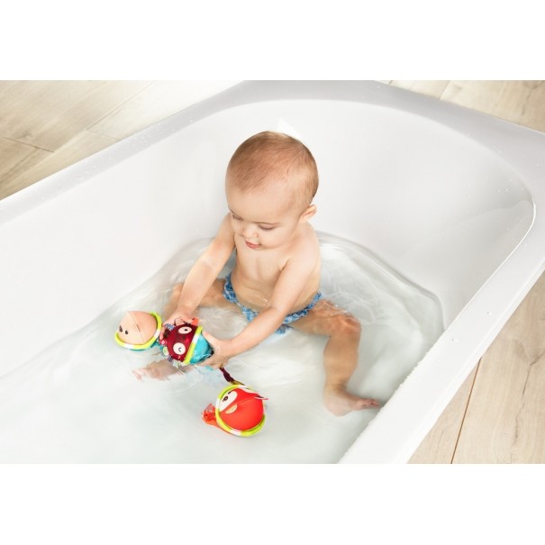 Tres pelotas para la bañera