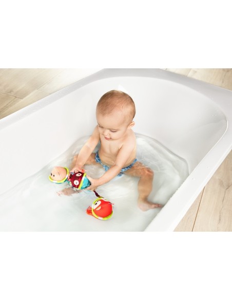 Tres pelotas para la bañera