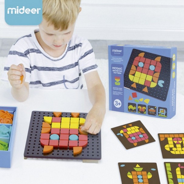 Mosaic geomètric amb plantilles