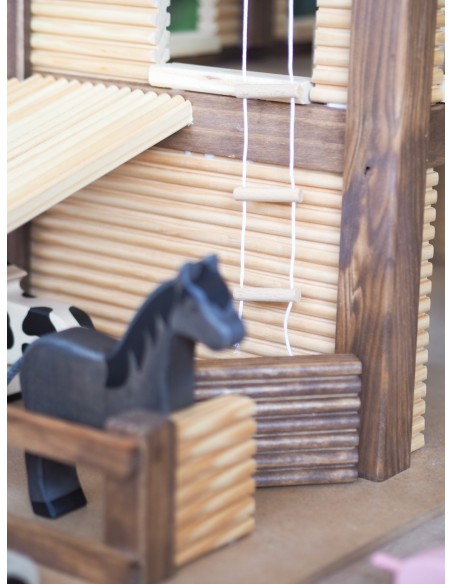 Granja de fusta de joguina