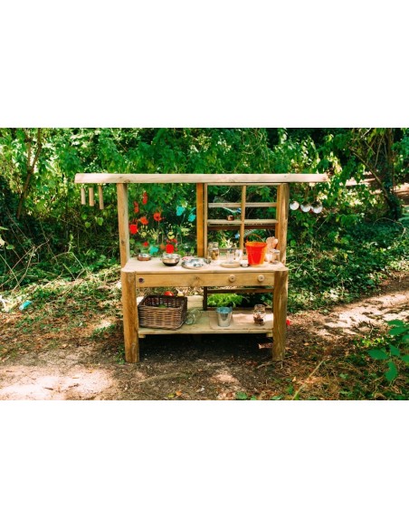 Cocinita de madera para exterior