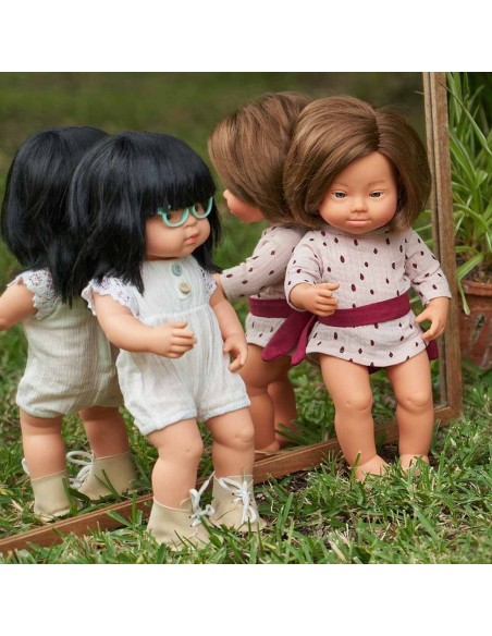 Muñeca bebé asiática con gafas - 38 cm