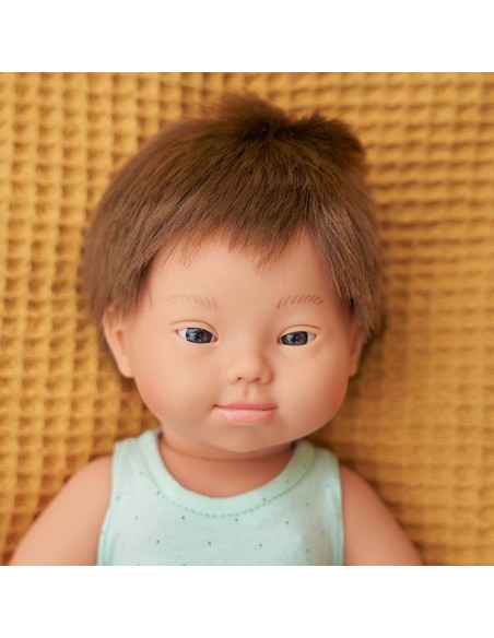 Muñeco bebé caucásico con Síndrome de Down - 38 cm