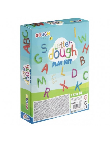 Plastilina de colors amb motlles de lletres