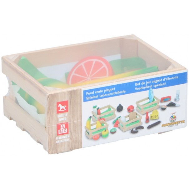 Caja de madera con comida de juguete