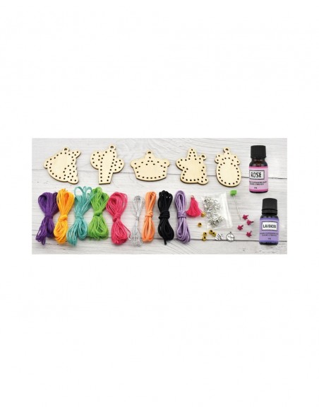 Manualitat - Els teus propis collarets de fusta