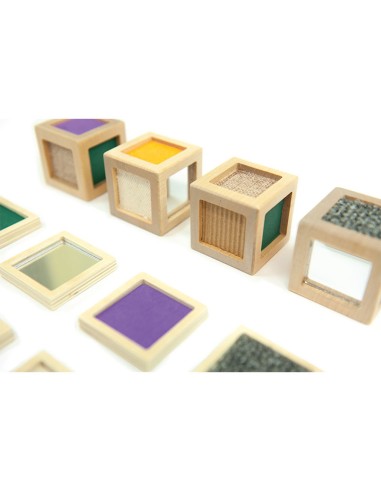 Cubos sensoriales con texturas