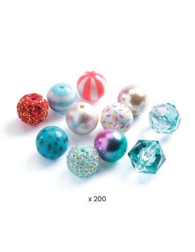 Perlas plateadas con accesorios