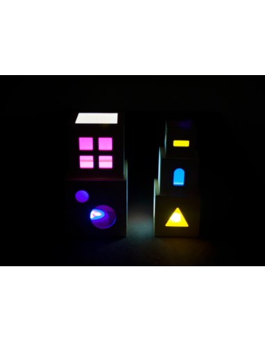 Cubos apilables translúcidos