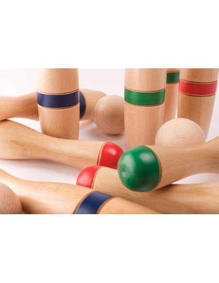Juego de bolos de madera